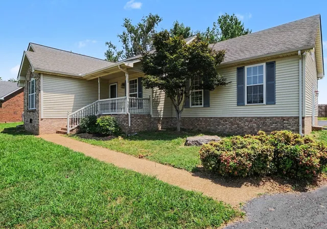 Photo 3 of Single family home for sale at 106 Dawn Ct, White House, TN 37188 | MLS# 3528078 | Listing updated on 2026-10-02