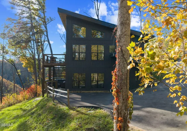 Photo 2 of Single family home for sale at 2216 Headrick Lead, Sevierville, TN 37862 | MLS# 3591796 | Listing updated on 2026-09-14