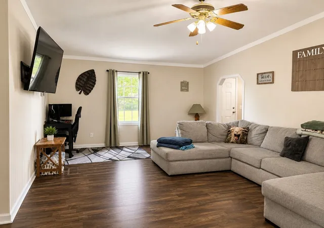 Photo 3 of Manufactured home for sale at 3231 E Stinson Rd, Lafayette, TN 37083 | MLS# 3513838 | Listing updated on 2026-09-11