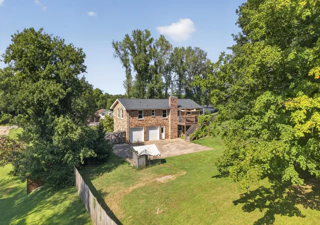 Photo 3 of Single family home for sale at 713 Hillbrook Dr, Mount Juliet, TN 37122 | MLS# 3514203 | Listing updated on 2026-10-09