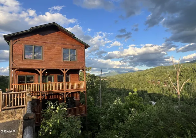Photo 1 of Sale Pending at 804 Resort Way, Gatlinburg, TN 37738 | MLS# 3591800 | Listing updated on 2026-09-14