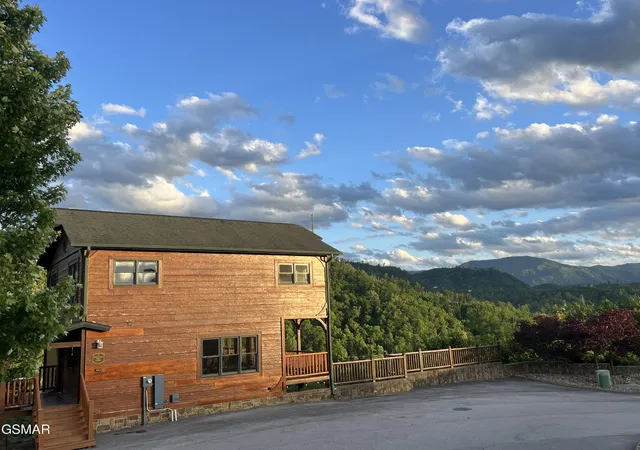 Photo 2 of Sale Pending at 804 Resort Way, Gatlinburg, TN 37738 | MLS# 3591800 | Listing updated on 2026-09-14