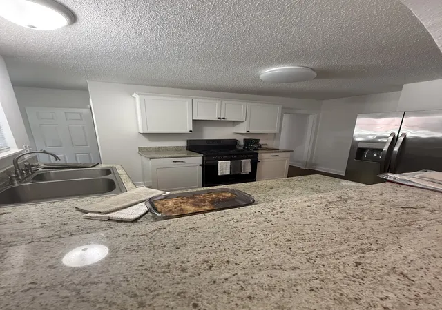 Photo 4 of Single family home for sale at 300 S Oak St, Sweetwater, TN 37874 | MLS# 3514589 | Listing updated on 2026-10-03