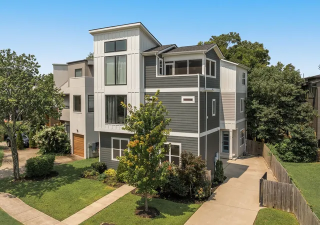 Photo 1 of Townhouse for sale at 923 13th Avenue S, Nashville, TN 37212 | MLS# 3514526 | Listing updated on 2026-09-13