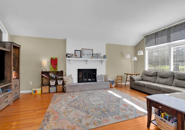 Photo 3 of Single family home for sale at 203 Kingsridge Blvd, Tullahoma, TN 37388 | MLS# 3518937 | Listing updated on 2026-09-21