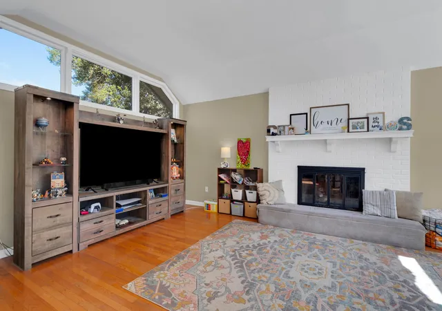 Photo 3 of Single family home for sale at 203 Kingsridge Blvd, Tullahoma, TN 37388 | MLS# 3518937 | Listing updated on 2026-10-05