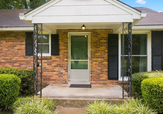 Photo 2 of Single family home for sale at 5005 Whispering Hills Ct, Nashville, TN 37211 | MLS# 3514656 | Listing updated on 2026-09-10