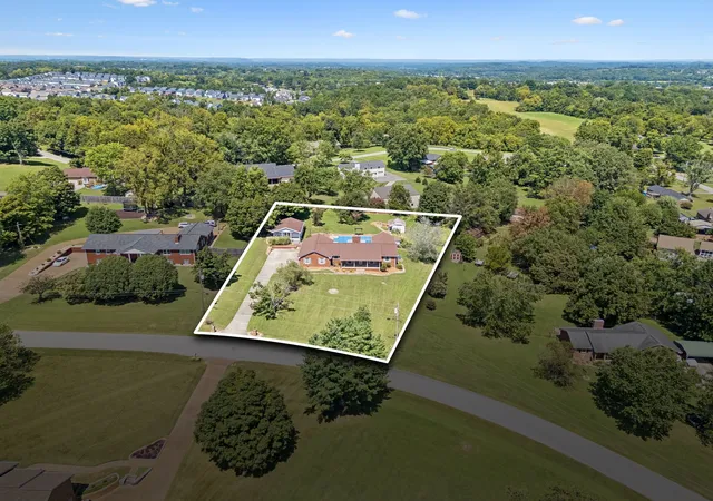 Photo 3 of Single family home for sale at 402 Thurman Dr, Mount Juliet, TN 37122 | MLS# 3542070 | Listing updated on 2026-09-12