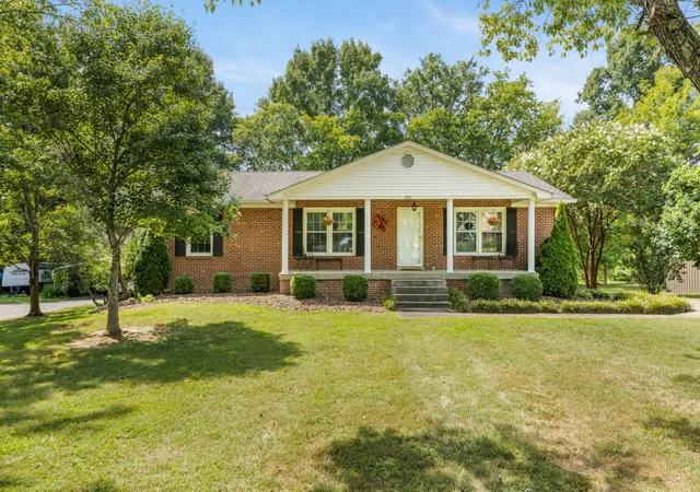 Photo 3 of Single family home for sale at 682 Midway St, Lewisburg, TN 37091 | MLS# 3515147 | Listing updated on 2026-10-02