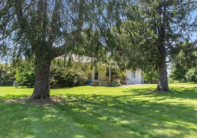 Photo 3 of Single family home for sale at 1109 N Charlotte St, Dickson, TN 37055 | MLS# 3541390 | Listing updated on 2026-10-06