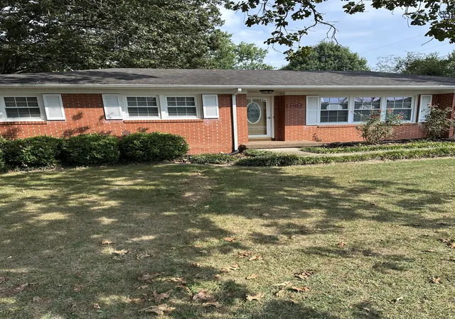 Photo 3 of Single family home for sale at 1102 W Lincoln St, Tullahoma, TN 37388 | MLS# 3527631 | Listing updated on 2026-09-14