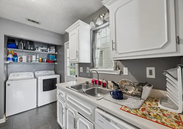 Photo 3 of Single family home for sale at 216 New Gritton Ave, Oak Grove, KY 42262 | MLS# 3514901 | Listing updated on 2026-09-29