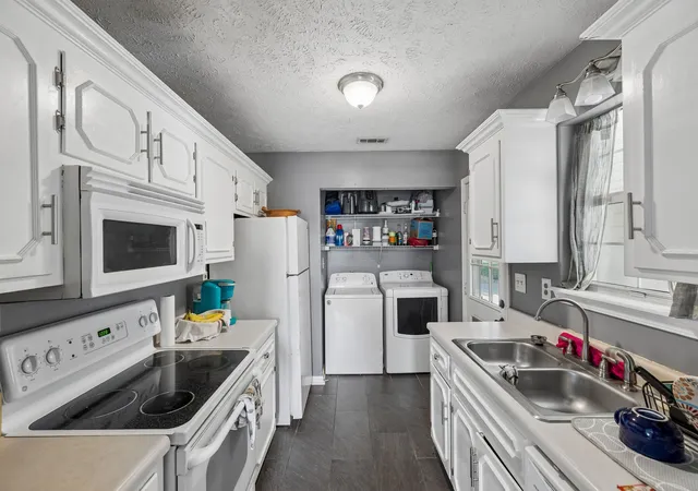 Photo 3 of Single family home for sale at 216 New Gritton Ave, Oak Grove, KY 42262 | MLS# 3514901 | Listing updated on 2026-09-29