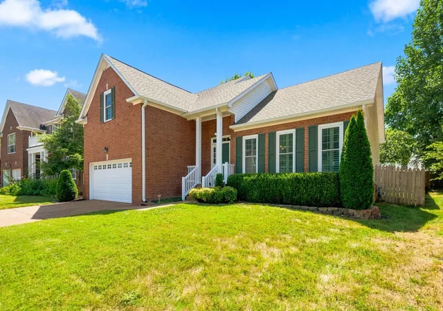 Photo 2 of Single family home for sale at 5005 Penbrook Dr, Franklin, TN 37069 | MLS# 3527591 | Listing updated on 2026-09-11