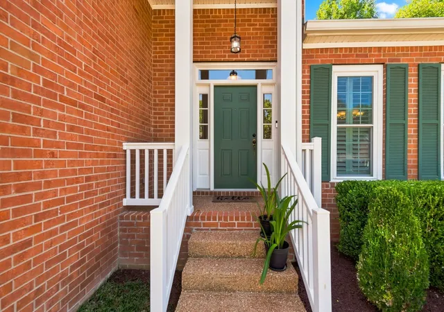 Photo 3 of Single family home for sale at 5005 Penbrook Dr, Franklin, TN 37069 | MLS# 3527591 | Listing updated on 2026-09-11