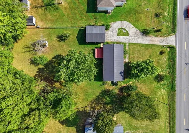 Photo 2 of Single family home for sale at 1205 Highway 82 S, Shelbyville, TN 37160 | MLS# 3515290 | Listing updated on 2026-09-12