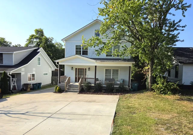 Photo 2 of Single family home for sale at 1002 Elvira Ave #A, Nashville, TN 37216 | MLS# 3516182 | Listing updated on 2026-09-15