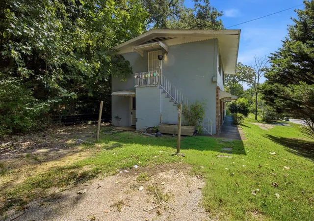 Photo 3 of Multi family home for sale at 713 Lupton Dr, Chattanooga, TN 37415 | MLS# 3516211 | Listing updated on 2026-09-26