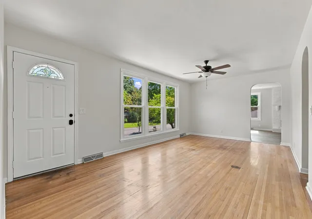 Photo 2 of Single family home for sale at 609 Harpeth Pkwy E, Nashville, TN 37221 | MLS# 3527372 | Listing updated on 2026-10-08