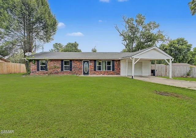 Photo 2 of Single family home for sale at 2319 Pittman Ctr Rd, Sevierville, TN 37876 | MLS# 3516299 | Listing updated on 2026-09-11
