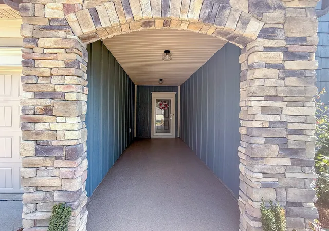 Photo 3 of Single family home for sale at 701 Clay Ct, Spring Hill, TN 37174 | MLS# 3542917 | Listing updated on 2026-09-19