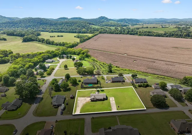Photo 2 of Single family home for sale at 11 Hills Dale Ln W, Carthage, TN 37030 | MLS# 3545101 | Listing updated on 2026-10-05
