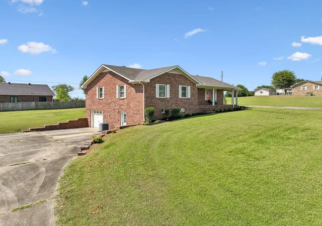 Photo 4 of Single family home for sale at 11 Hills Dale Ln W, Carthage, TN 37030 | MLS# 3545101 | Listing updated on 2026-10-05