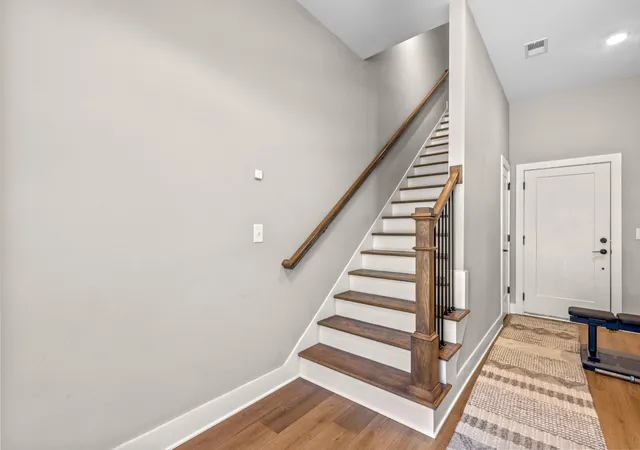 Photo 4 of Townhouse for sale at 725 Burnside Pl #33, Chattanooga, TN 37408 | MLS# 3516552 | Listing updated on 2026-09-11