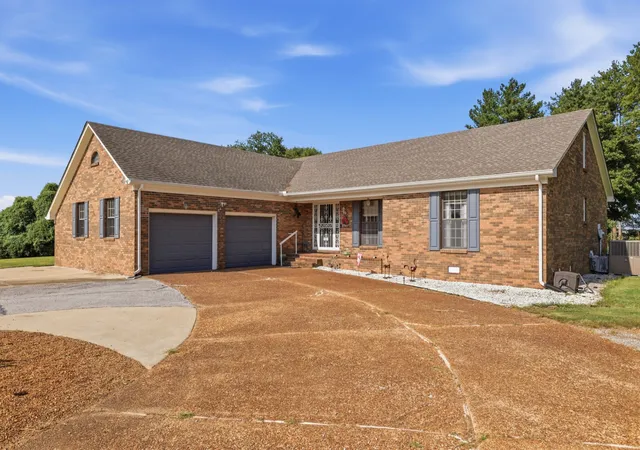 Photo 2 of Single family home for sale at 135 S Ed Moffatt Rd, Union City, TN 38261 | MLS# 3520301 | Listing updated on 2026-09-10
