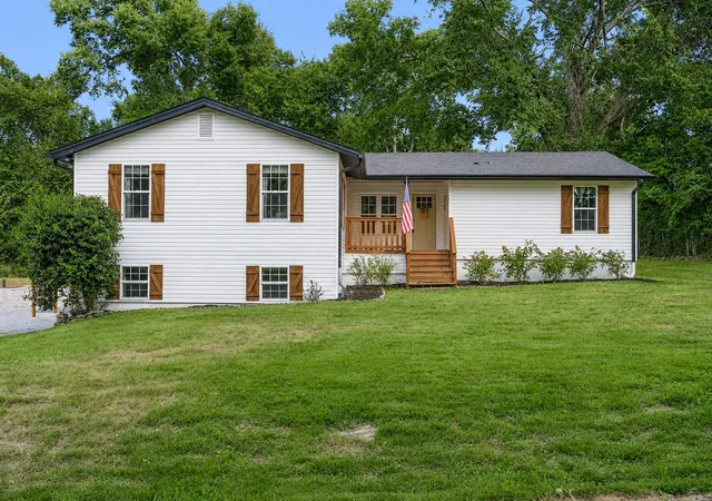 Photo 1 of Single family home for sale at 2707 Jones Ave, Nashville, TN 37207 | MLS# 3526051 | Listing updated on 2026-09-12