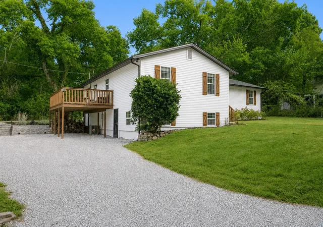 Photo 3 of Single family home for sale at 2707 Jones Ave, Nashville, TN 37207 | MLS# 3526051 | Listing updated on 2026-09-12