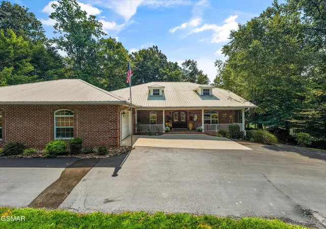 Photo 1 of Single family home for sale at 860 Black Fox Harbor Rd, Washburn, TN 37888 | MLS# 3591818 | Listing updated on 2026-09-24