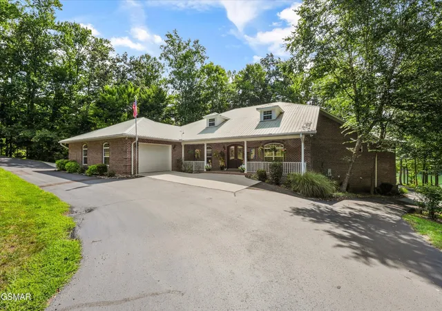 Photo 3 of Single family home for sale at 860 Black Fox Harbor Rd, Washburn, TN 37888 | MLS# 3591818 | Listing updated on 2026-09-24