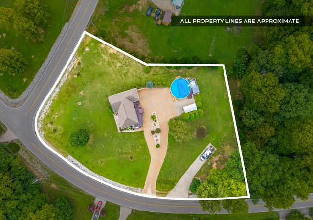 Photo 1 of Single family home for sale at 344 Deepwood Trl, Clarksville, TN 37042 | MLS# 3520319 | Listing updated on 2026-10-06