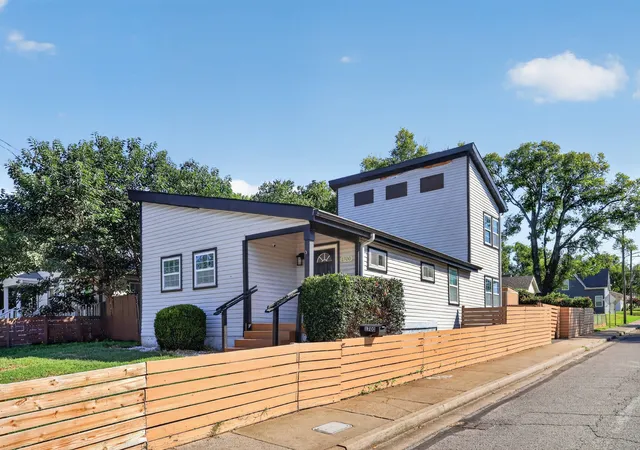 Photo 1 of Single family home for sale at 1700 14th Ave N, Nashville, TN 37208 | MLS# 3526746 | Listing updated on 2026-09-15