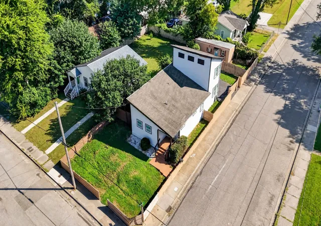 Photo 3 of Single family home for sale at 1700 14th Ave N, Nashville, TN 37208 | MLS# 3526746 | Listing updated on 2026-09-15
