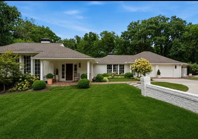 Photo 3 of Mansion for sale at 6010 Hickory Valley Rd, Nashville, TN 37205 | MLS# 3531811 | Listing updated on 2026-09-14