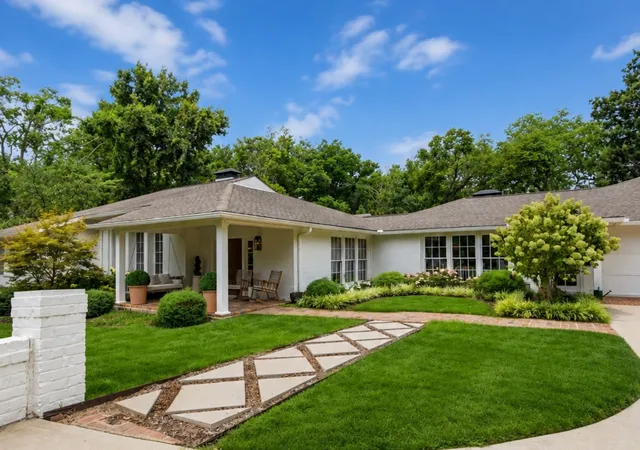 Photo 4 of Single family home for sale at 6010 Hickory Valley Rd, Nashville, TN 37205 | MLS# 3531811 | Listing updated on 2026-09-14