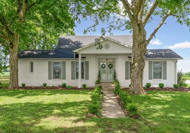 Photo 1 of Single family home for sale at 5150 Cadiz Rd, Hopkinsville, KY 42240 | MLS# 3520430 | Listing updated on 2026-09-10