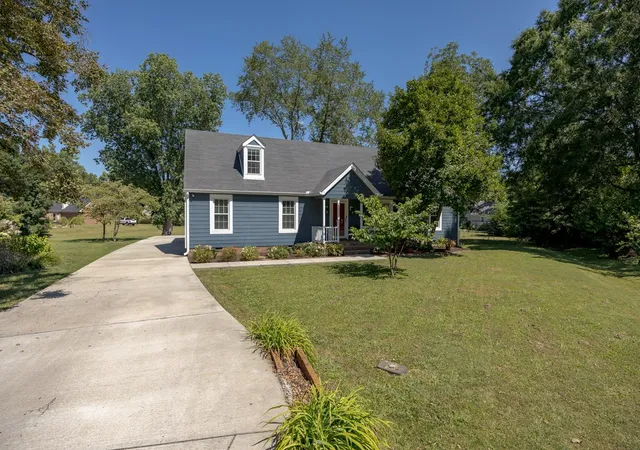 Photo 2 of Single family home for sale at 1407 Glade Ct, Franklin, TN 37069 | MLS# 3526570 | Listing updated on 2026-09-13