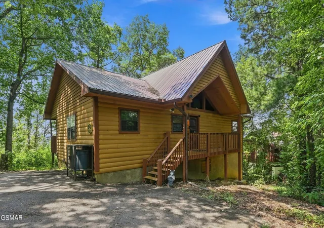 Photo 1 of Single family home for sale at 2867 Eagle Crst Way, Sevierville, TN 37876 | MLS# 3591825 | Listing updated on 2026-09-30
