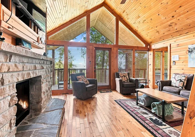 Photo 3 of Single family home for sale at 2867 Eagle Crst Way, Sevierville, TN 37876 | MLS# 3591825 | Listing updated on 2026-09-30