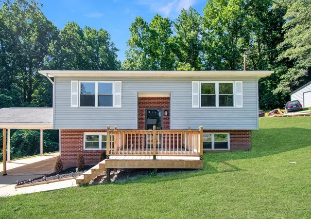 Photo 3 of Single family home for sale at 503 Martin Luther King Junior Driv, Rockwood, TN 37854 | MLS# 3520339 | Listing updated on 2026-10-09