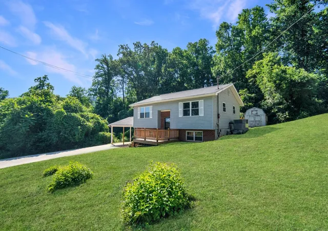 Photo 4 of Single family home for sale at 503 Martin Luther King Junior Driv, Rockwood, TN 37854 | MLS# 3520339 | Listing updated on 2026-10-09