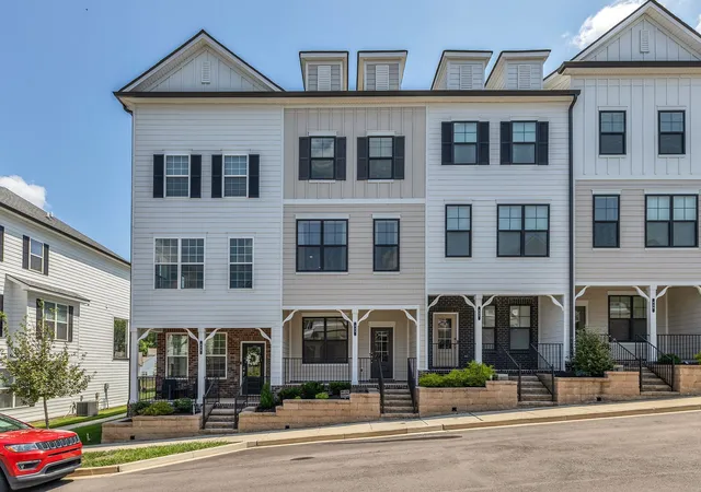 Photo 2 of Single family home for sale at 455 Portsdale Dr, Brentwood, TN 37027 | MLS# 3521145 | Listing updated on 2026-09-14