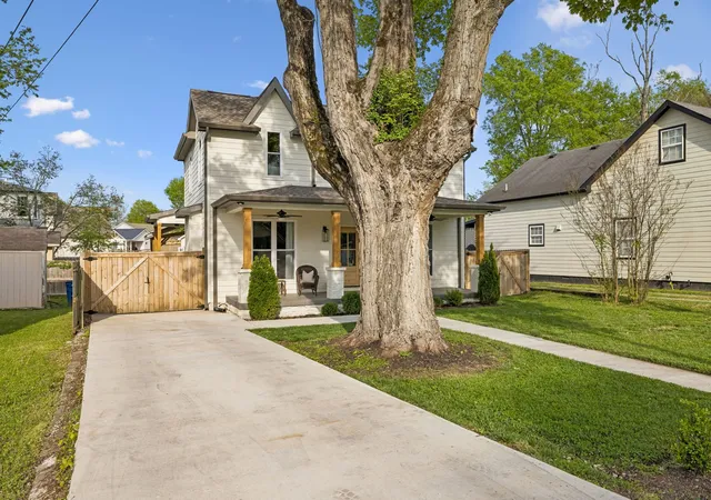 Photo 3 of Single family home for sale at 328 Granbury St, Franklin, TN 37064 | MLS# 3524710 | Listing updated on 2026-10-28