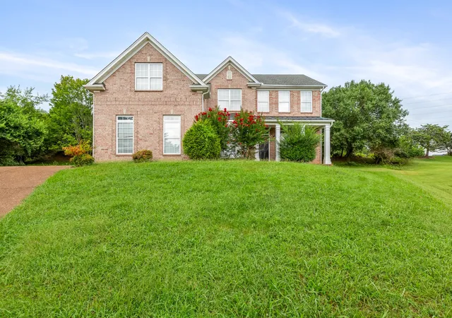 Photo 1 of Single family home for sale at 104 Camp Creek Ct, Hendersonville, TN 37075 | MLS# 3527661 | Listing updated on 2026-10-05