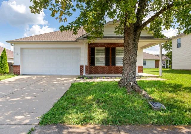 Photo 1 of Single family home for sale at 2698 New Port Royal Rd, Thompsons Station, TN 37179 | MLS# 3527663 | Listing updated on 2026-09-11