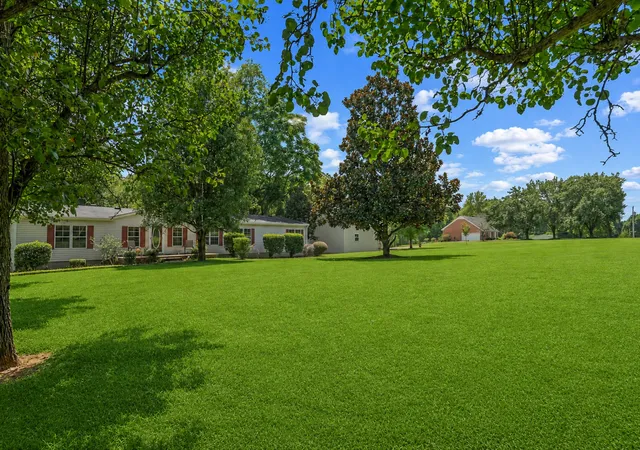 Photo 3 of Manufactured home for sale at 1356 Sam Johnson Rd, Columbia, TN 38401 | MLS# 3520789 | Listing updated on 2026-09-14