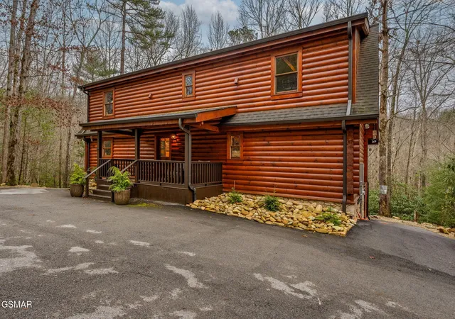 Photo 3 of Single family home for sale at 1903 Waters End Road, Walland, TN 37886 | MLS# 3520756 | Listing updated on 2026-09-11
